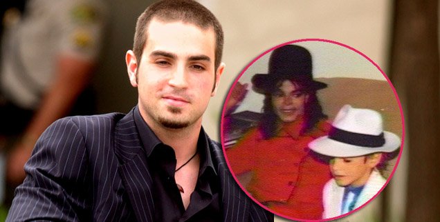 Κατάθεση σοκ για τον Michael Jackson: Παντρεύτηκε 9χρονο αγόρι - Ήταν η νύφη του | iefimerida.gr 3