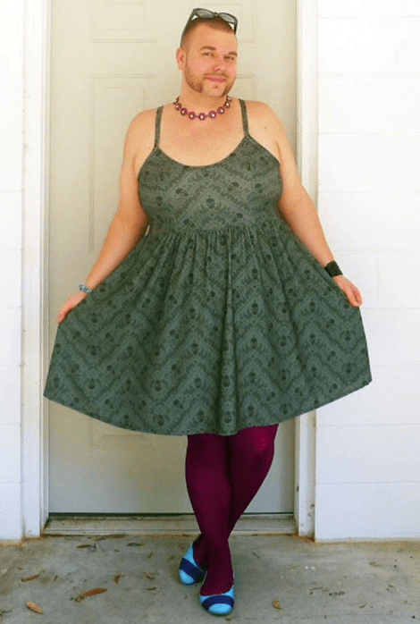 Ο πιο καλοντυμένος άνδρας του κόσμου φοράει μόνο φούστες, καλσόν και γοβάκια [εικόνες] | iefimerida.gr 0