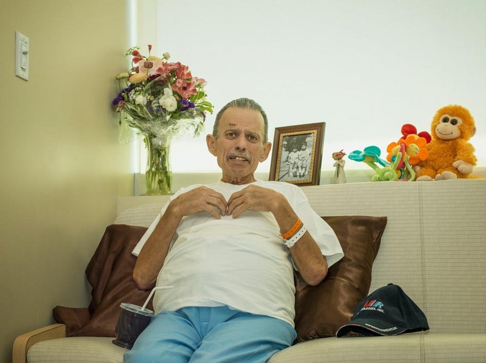 Δυναμικά πορτραίτα ανθρώπων στις τελευταίες στιγμές της ζωής τους -Καθημερινοί ήρωες που δίνουν μάχη με το θάνατο [εικόνες] | iefimerida.gr 3