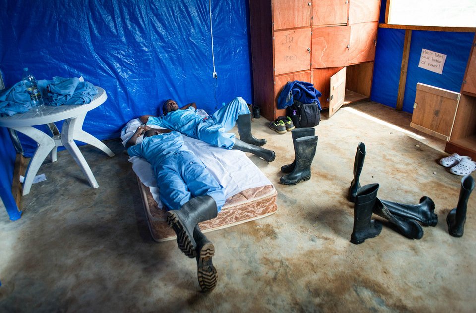 Πέθανε ο κορυφαίος φωτογράφος Μισέλ Ντου Σιλ -Είχε κερδίσει τρία Πούλιτζερ [εικόνες] | iefimerida.gr 6