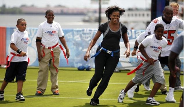 Η Μισέλ Ομπάμα παίζει μπάσκετ και ξαφνιάζει -Μια Πρώτη Κυρία «θηρίο» [εικόνες & βίντεο] | iefimerida.gr 4