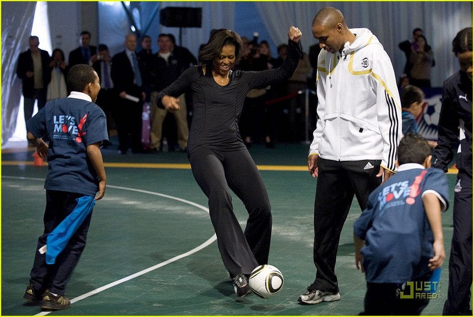 Η Μισέλ Ομπάμα παίζει μπάσκετ και ξαφνιάζει -Μια Πρώτη Κυρία «θηρίο» [εικόνες & βίντεο] | iefimerida.gr 5