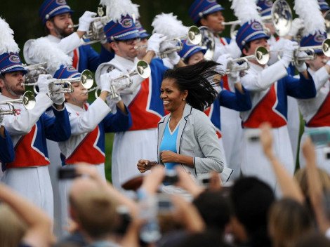 «Fifty and Fabulous»: Η Μισέλ Ομπάμα γιορτάζει τα 50 στο απόγειό της και πλέον κοιτά τη ζωή μετά το Λευκό Οίκο [εικόνες] | iefimerida.gr 8