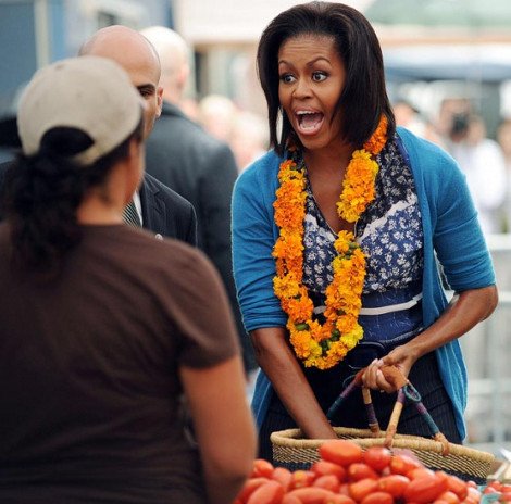 «Fifty and Fabulous»: Η Μισέλ Ομπάμα γιορτάζει τα 50 στο απόγειό της και πλέον κοιτά τη ζωή μετά το Λευκό Οίκο [εικόνες] | iefimerida.gr 7