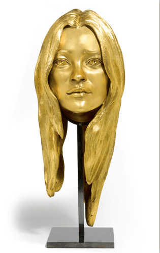 Εργο του Marc Quinn. Η Κέιτ Μος από ατόφιο χρυσό 18 καρατίων, τιμή εκκίνησης 300.000-400.000 δολάρια