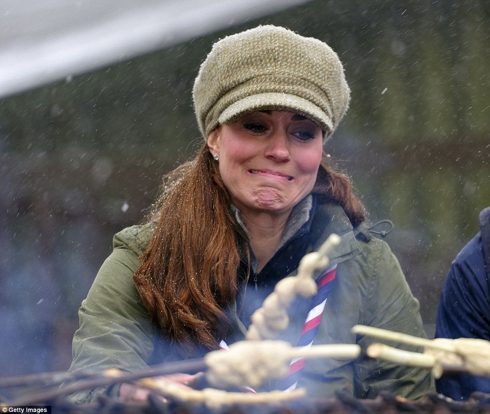 Eπαθε αναγούλα μπροστά στο μπάρμπεκιου η Μίντλετον [βίντεο και εικόνες] | iefimerida.gr 0