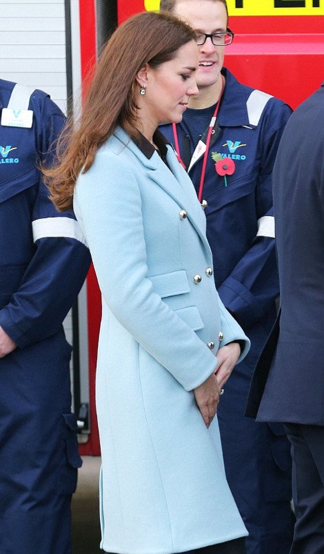 Η Κέιτ Μίντλετον δείχνει για πρώτη της φορά την φουσκωμένη της κοιλιά [εικόνες] | iefimerida.gr 0