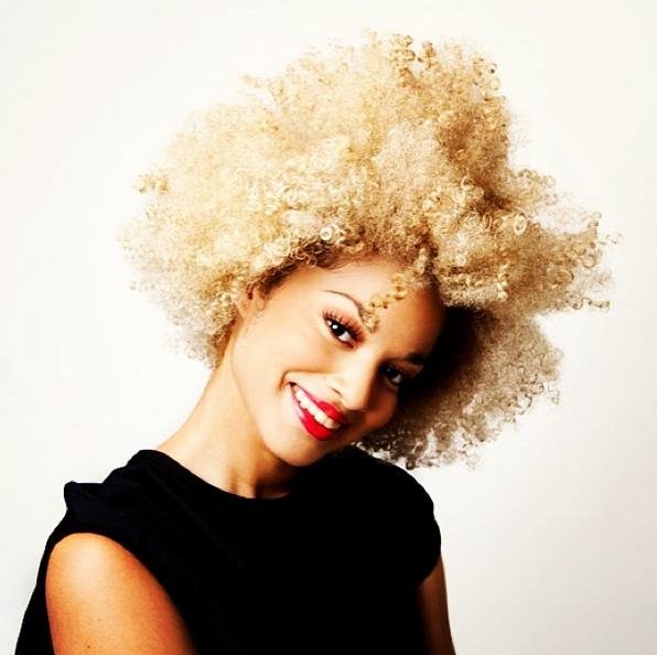 Οταν ο ρατσισμός νικά το πάθος των Ιταλών για το ωραίο φύλο -Σάλος με παρουσιάστρια από την Αφρική [εικόνες] | iefimerida.gr 4