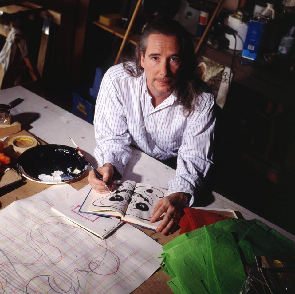 Mike Kelley: Ο εικαστικός που έκανε τέχνη τον Σούπερμαν και τις πάνινες κούκλες [εικόνες]  | iefimerida.gr 1