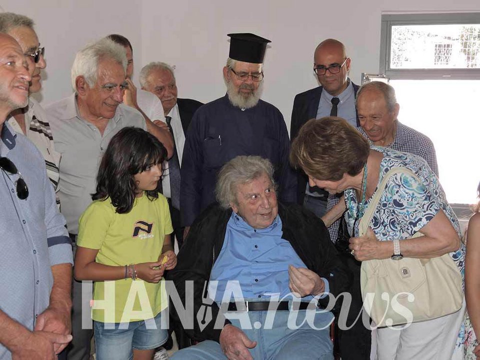 Ο Μίκης Θεοδωράκης επέστρεψε στο πατρικό του σπίτι στα Χανιά -Η συγκίνηση του συνθέτη [εικόνες] | iefimerida.gr 7