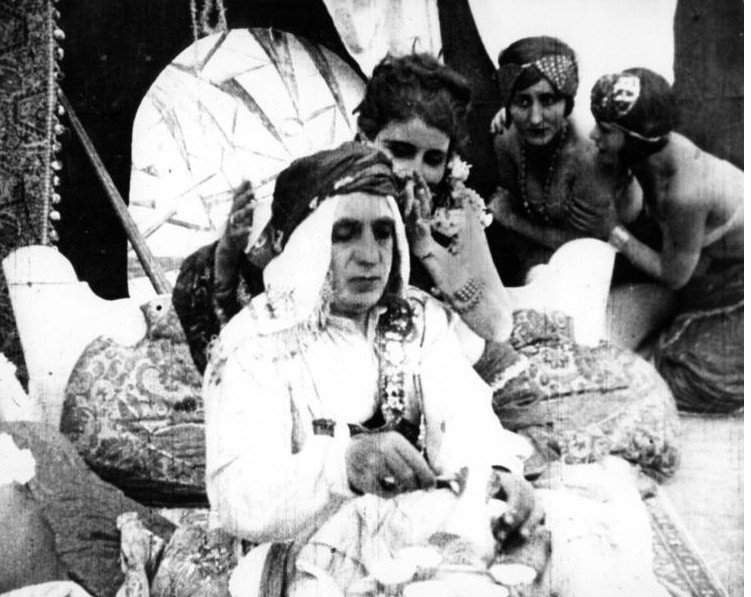 Αυτή είναι η πρώτη ερωτική ιστορία που γυρίστηκε ποτέ σε ταινία στην Αθήνα του 1924 [εικόνες] | iefimerida.gr 1