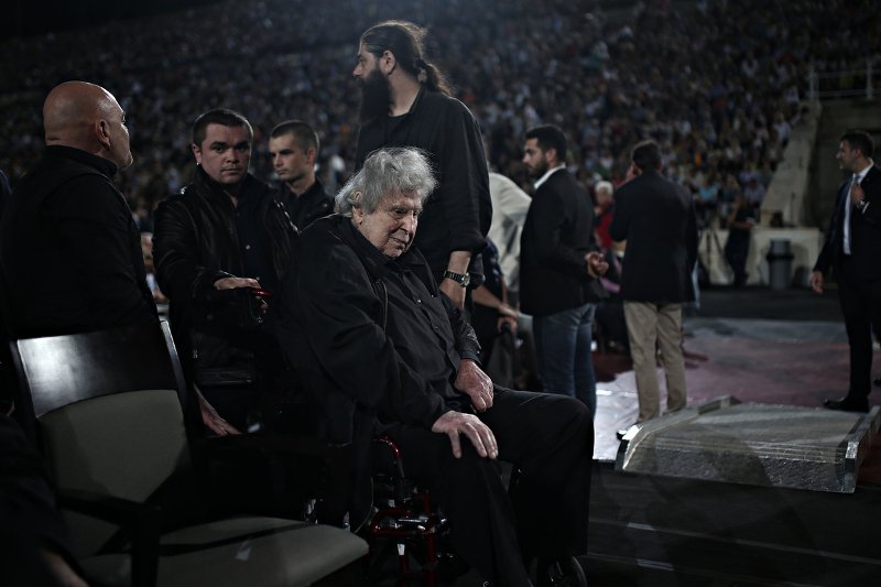 Ο Μίκης Θεοδωράκης στο Καλλιμάρμαρο -Στη συναυλία προς τιμήν του [εικόνες & βίντεο]  | iefimerida.gr 10