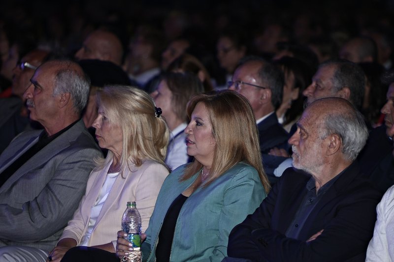 Ο Μίκης Θεοδωράκης στο Καλλιμάρμαρο -Στη συναυλία προς τιμήν του [εικόνες & βίντεο]  | iefimerida.gr 8