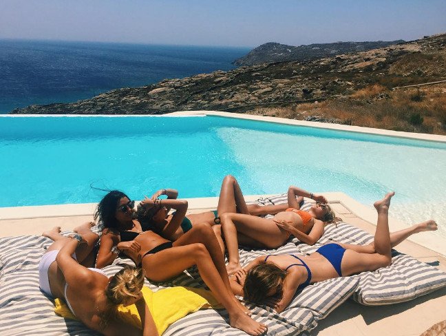 Η εγγονή του τέως πάρταρε στη Μύκονο -Επταήμερο γλέντι για τα γενέθλιά της [εικόνες] | iefimerida.gr 5