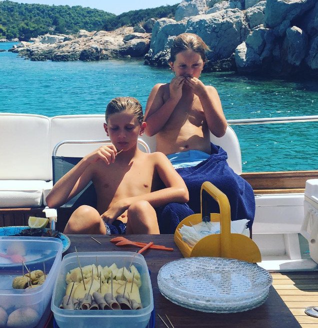 Η εγγονή του τέως πάρταρε στη Μύκονο -Επταήμερο γλέντι για τα γενέθλιά της [εικόνες] | iefimerida.gr 14