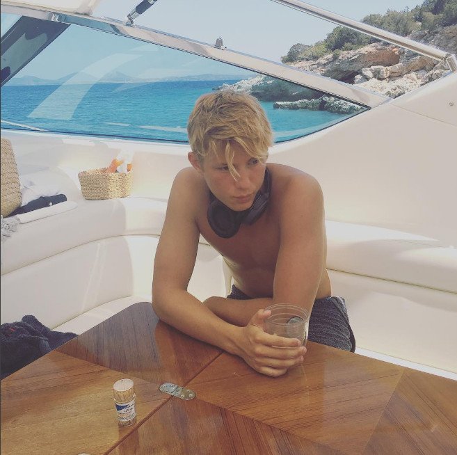 Η εγγονή του τέως πάρταρε στη Μύκονο -Επταήμερο γλέντι για τα γενέθλιά της [εικόνες] | iefimerida.gr 16