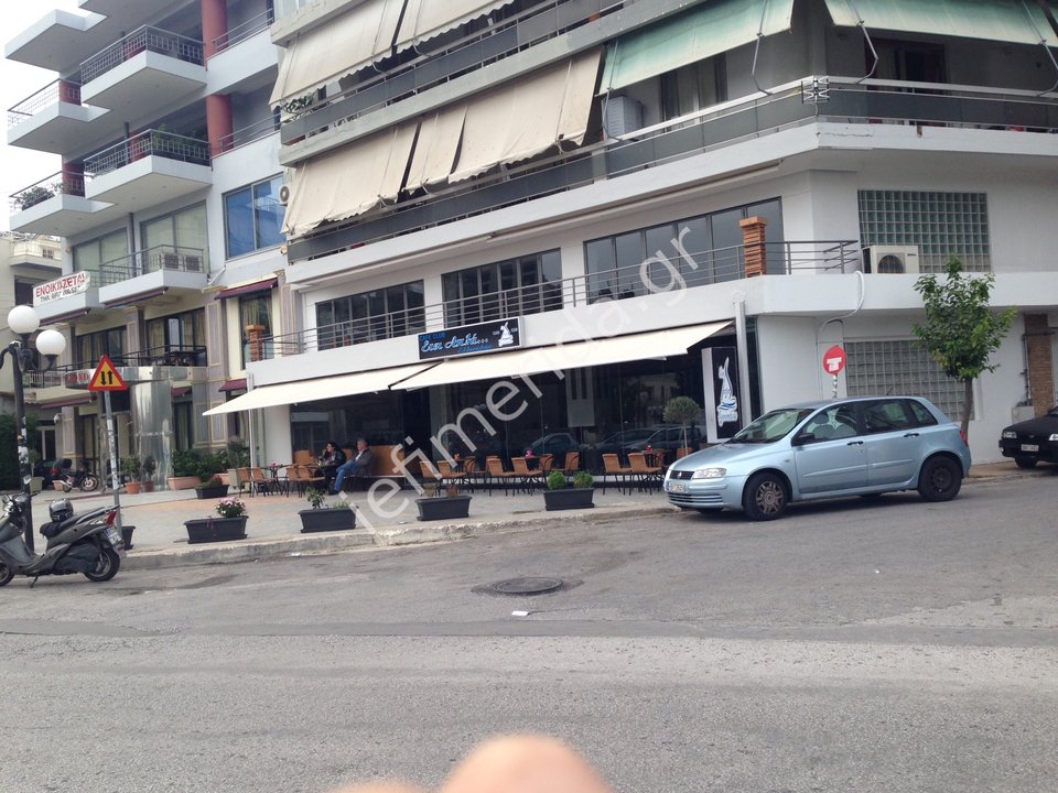 Λειτουργεί κανονικά το μπαρ που γάζωσε ο Αλβανός πιστολέρο -Τα έσοδα θα δοθούν στους τραυματίες [εικόνες] | iefimerida.gr 1