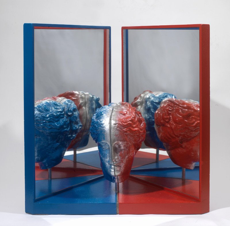 O Κώστας Πανιάρας στην γκαλερί Citronne στον Πόρο -Ο καλλιτέχνης που διχοτομούσε και έβαφε τα αρχαία  | iefimerida.gr 2