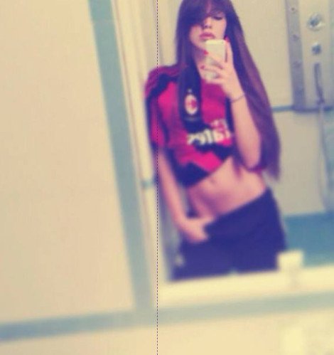 Η 20χρονη φανατική οπαδός της Μίλαν, κόρη του προπονητή της Λιβόρνο, που βάζει φωτιές στο Instagram [εικόνες] | iefimerida.gr 2