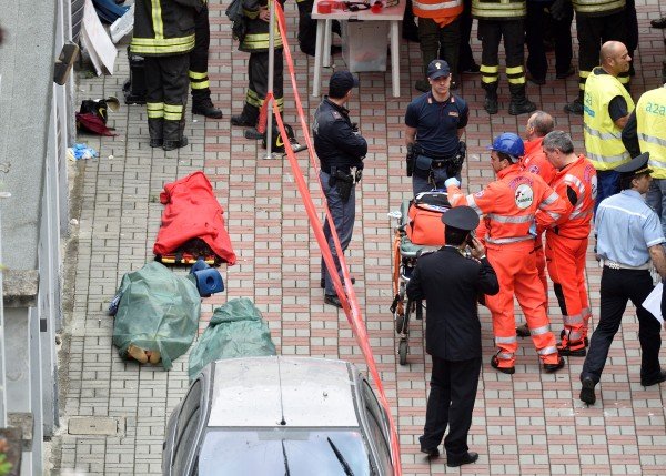 Κατέρρευσε πολυκατοικία στο Μιλάνο – 3 νεκροί [εικόνες-σοκ] | iefimerida.gr 1