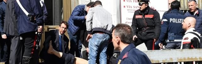 Τρόμος σε δικαστήριο του Μιλάνου: Τέσσερις νεκροί από πυροβολισμούς [εικόνες & βίντεο] | iefimerida.gr 11