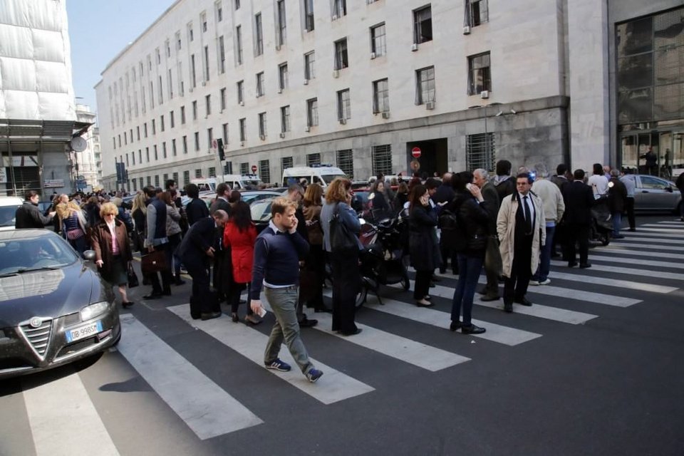 Τρόμος σε δικαστήριο του Μιλάνου: Τέσσερις νεκροί από πυροβολισμούς [εικόνες & βίντεο] | iefimerida.gr 18