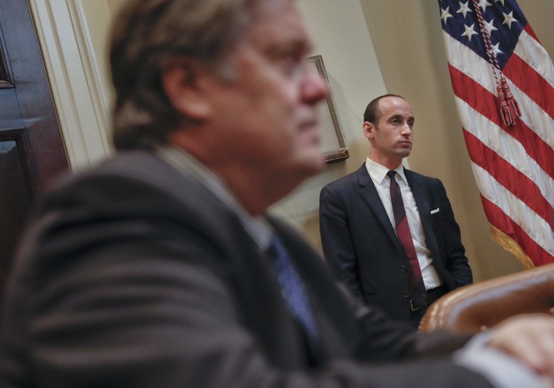 Guardian: Ο Λευκός Οίκος του Τραμπ θυμίζει αυλή βασιλιά της Αναγέννησης -Οι «αυλικοί» που προκαλούν χάος [εικόνες] | iefimerida.gr 1