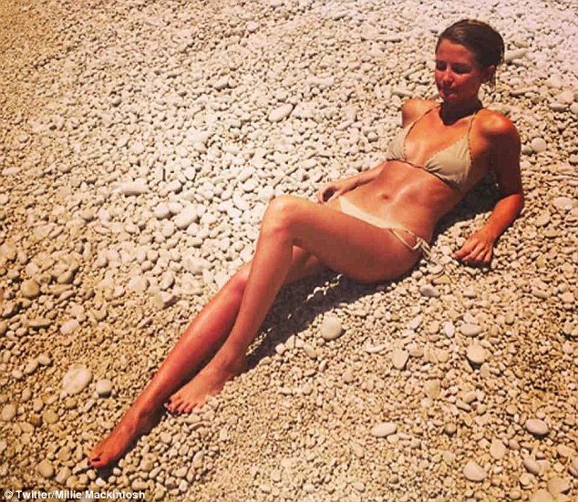 Τηλεπερσόνα περνάει ονειρεμένες διακοπές στη Ζάκυνθο και τρελαίνει το Λονδίνο [εικόνες] | iefimerida.gr 4