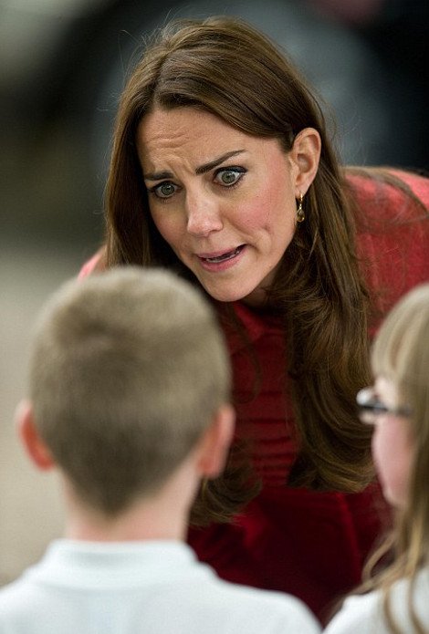 H Κέιτ Μίντλετον μέθυσε σε επίσημη επίσκεψη -Απίστευτες γκριμάτσες [εικόνες] | iefimerida.gr 1