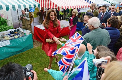 H Κέιτ Μίντλετον μέθυσε σε επίσημη επίσκεψη -Απίστευτες γκριμάτσες [εικόνες] | iefimerida.gr 5