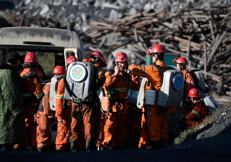 Τραγωδία σε ανθρακωρυχείο στην Κίνα: 33 εργάτες νεκροί [εικόνες] | iefimerida.gr 0