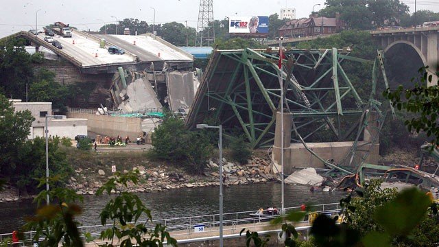 Γιατί καταρρέουν οι γέφυρες στις ΗΠΑ - Χθες στην Ουάσινγκτον, το 2007 στη Μινεσότα [εικόνες] | iefimerida.gr 3