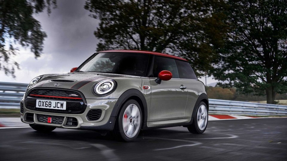 Mini John Cooper Works: Ανανεωμένο, πιο καθαρό και εξίσου δυνατό [εικόνες] | iefimerida.gr 0