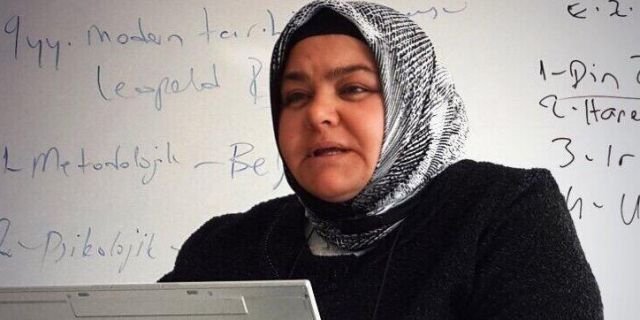 Σάλος στην Τουρκία: Η νέα υπουργός με τη μαντήλα [εικόνες] | iefimerida.gr 3