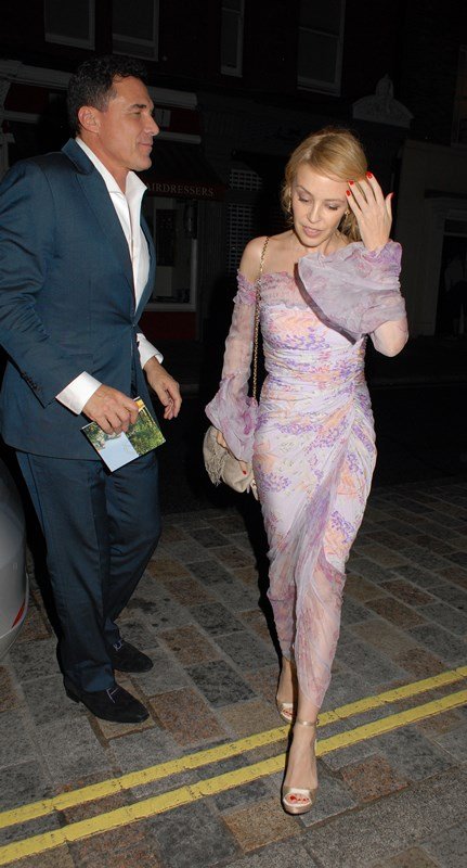 Ο νέος έρωτας της Κάιλι Μινόγκ είναι βαθύπλουτος και... άπιστος [εικόνες] | iefimerida.gr 3