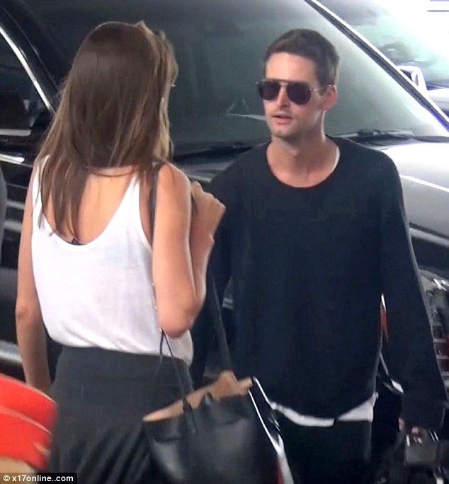 Ο νέος βαθύπλουτος σύντροφος της Μιράντα Κερ [εικόνες] | iefimerida.gr 4