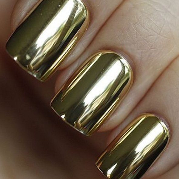 Mirror nails ξανά -Η τάση του καλοκαιριού στα νύχια  [εικόνες] | iefimerida.gr 4