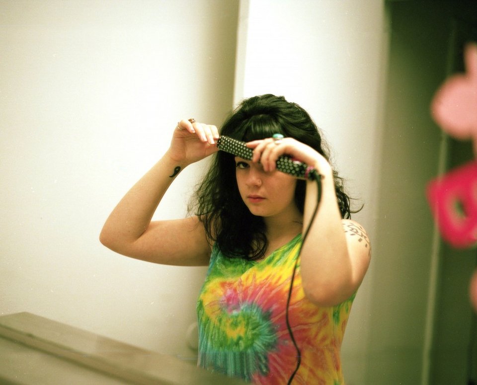 Η τελετουργία της ομορφιάς -Γυναίκες ποζάρουν μπροστά στον καθρέφτη τους και αποθεώνονται [εικόνες] | iefimerida.gr 6