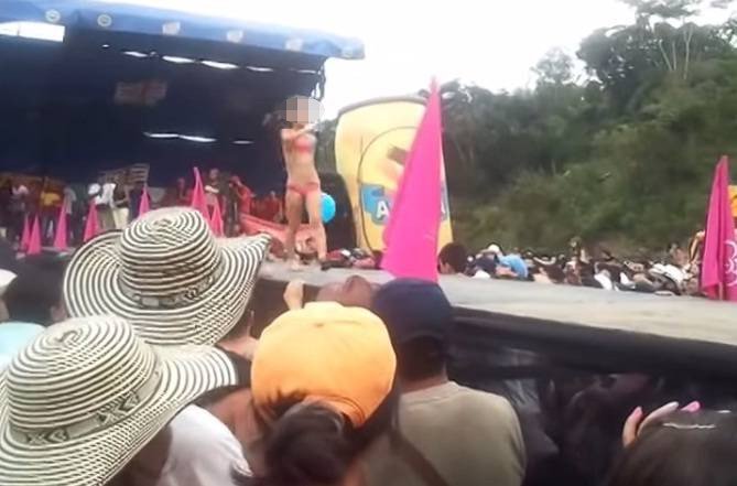 Σάλος στην Κολομβία για τα καλλιστεία «Μις Στρινγκ»: Βάζουν 8χρονα κορίτσια να διαγωνίζονται με τάνγκα [εικόνες & βίντεο] | iefimerida.gr 3