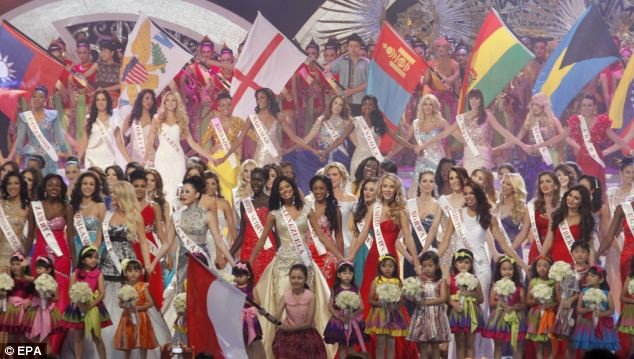 Στην κορυφή του κόσμου η Miss Φιλιππίνες-Τι υποσχέθηκε η 23χρονη καλλονή κατά τη στέψη της ως Μις Κόσμος [εικόνες] | iefimerida.gr 3