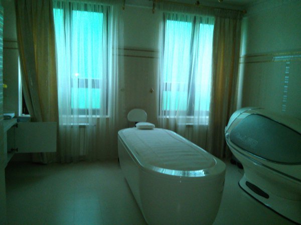 Αυτή είναι η κρυφή ερωμένη του Γιανουκόβιτς -Επί χρόνια κρατούσε κρυφό το δεσμό του με την όμορφη ξανθιά [εικόνες] | iefimerida.gr 10