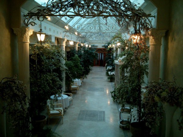 Αυτή είναι η κρυφή ερωμένη του Γιανουκόβιτς -Επί χρόνια κρατούσε κρυφό το δεσμό του με την όμορφη ξανθιά [εικόνες] | iefimerida.gr 11