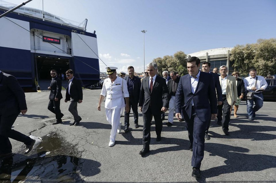 «Καθάρισαν» τη Λέσβο από τους πρόσφυγες πριν την επίσκεψη Τσίπρα-Φάιμαν | iefimerida.gr 4