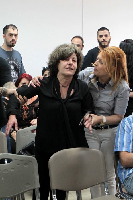 Δίκη ΧΑ: Το ξέσπασμα της μητέρας του Φύσσα [εικόνες] | iefimerida.gr 3