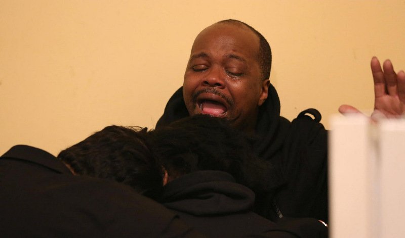 ΗΠΑ: Τραγικό λάθος της Αστυνομίας - Νεκρή 55χρονη μητέρα 5 παιδιών [εικόνες] | iefimerida.gr 2