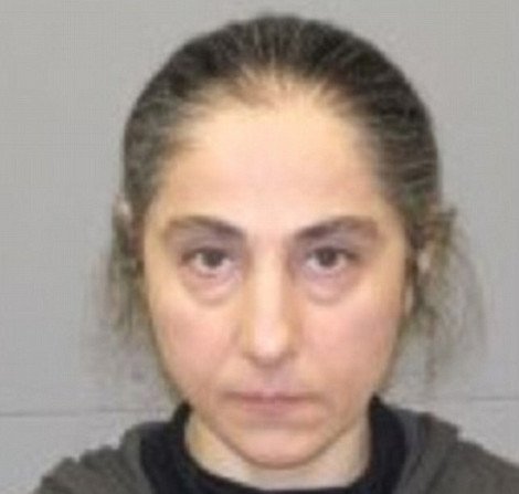 Αυτή είναι η μητέρα των βομβιστών που είχε συλληφθεί για κλοπή [εικόνα] | iefimerida.gr 0