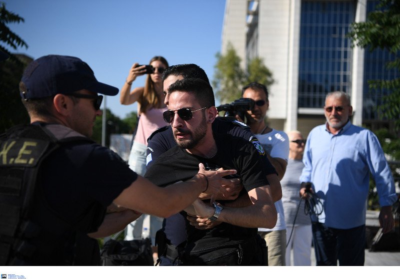 Διεκόπη η δίκη για τη δολοφονία Ζέμπερη, ξέσπασμα οργής από τους συγγενείς της | iefimerida.gr 1