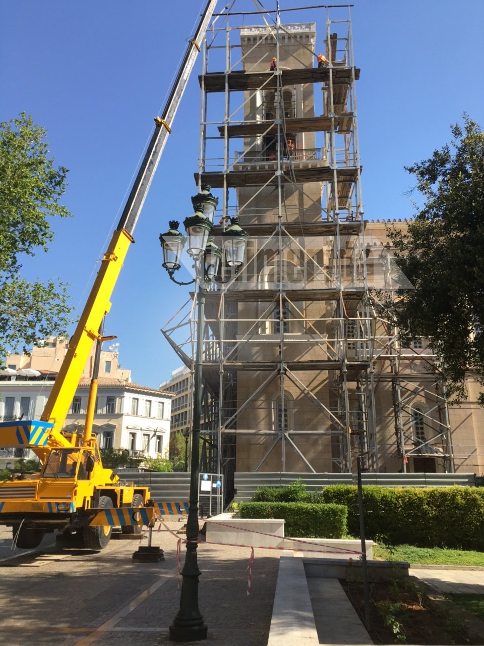 Κατεβαίνουν μετά από 20 χρόνια οι σκαλωσιές στη Μητρόπολη Αθηνών [εικόνες] | iefimerida.gr 9