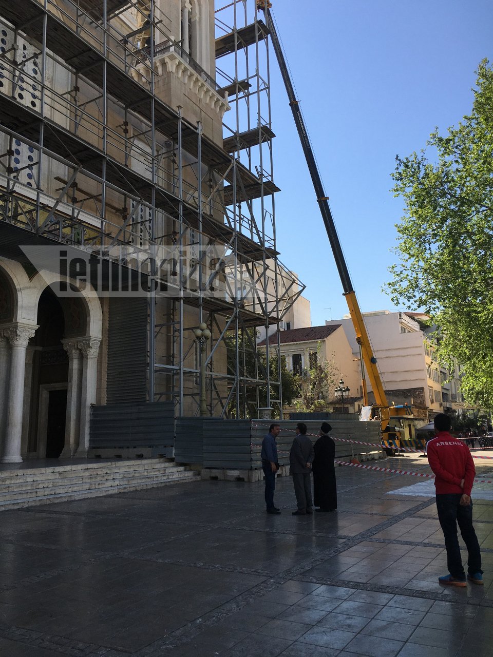 Κατεβαίνουν μετά από 20 χρόνια οι σκαλωσιές στη Μητρόπολη Αθηνών [εικόνες] | iefimerida.gr 1