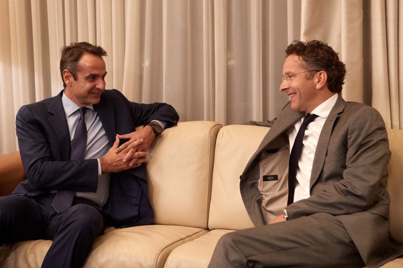 Ο Μητσοτάκης ανέπτυξε στον Ντάισελμπλουμ το σχέδιο της ΝΔ -Μεταρρυθμίσεις με αντάλλαγμα μείωση πλεονασμάτων στο 2% [εικόνες] | iefimerida.gr 0